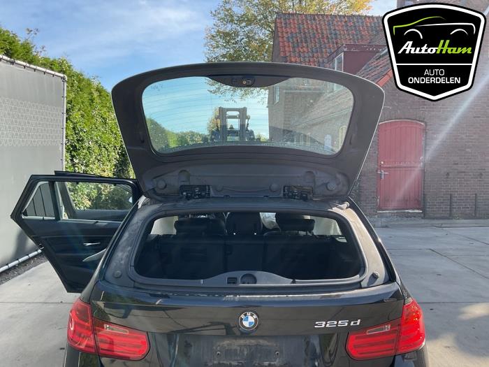 BMW 3 serie Touring 325d 2.0 16V Samochód złomowany (2014, Czarny)