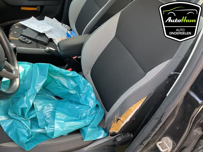 Skoda Fabia III 1.0 TSI 12V Skrotfordon (2018, ZWART)
