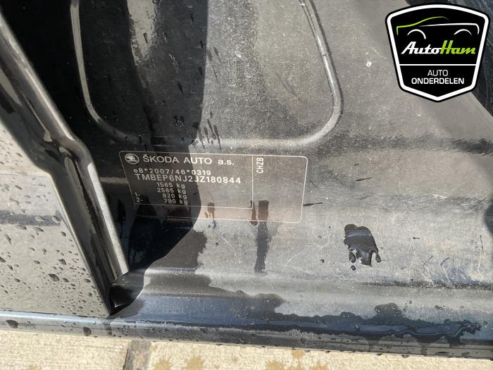 Skoda Fabia III 1.0 TSI 12V Skrotfordon (2018, ZWART)