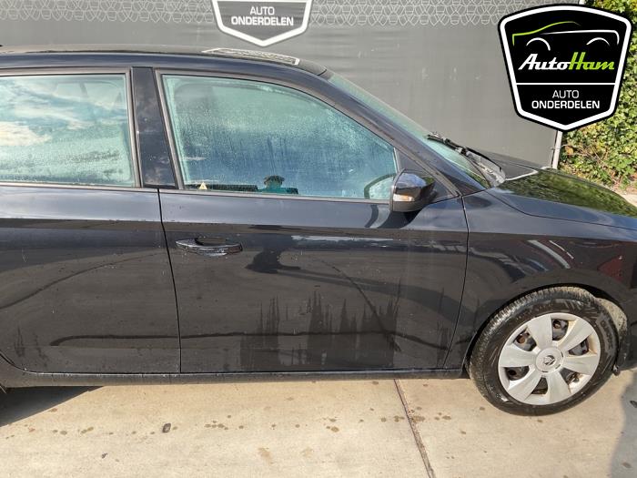 Skoda Fabia III 1.0 TSI 12V Skrotfordon (2018, ZWART)