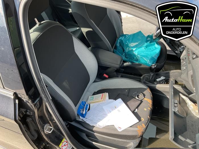 Skoda Fabia III 1.0 TSI 12V Skrotfordon (2018, ZWART)