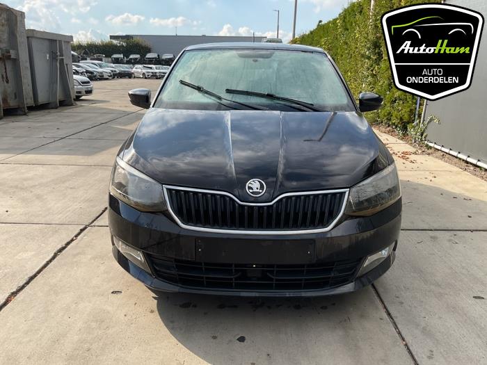 Skoda Fabia III 1.0 TSI 12V Skrotfordon (2018, ZWART)