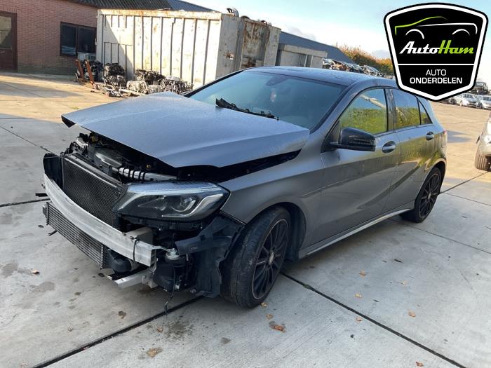 Mercedes A 1.6 A-180 16V Skrotfordon (2016, GRIJS)