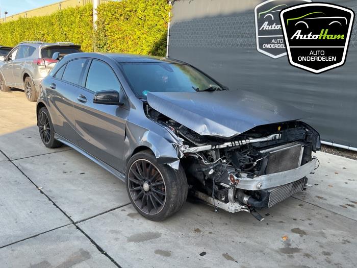 Mercedes A 1.6 A-180 16V Skrotfordon (2016, GRIJS)