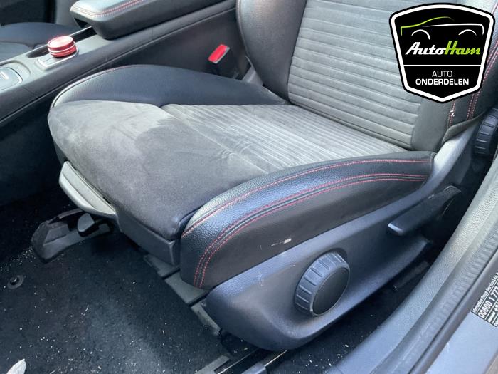 Mercedes A 1.6 A-180 16V Skrotfordon (2016, GRIJS)