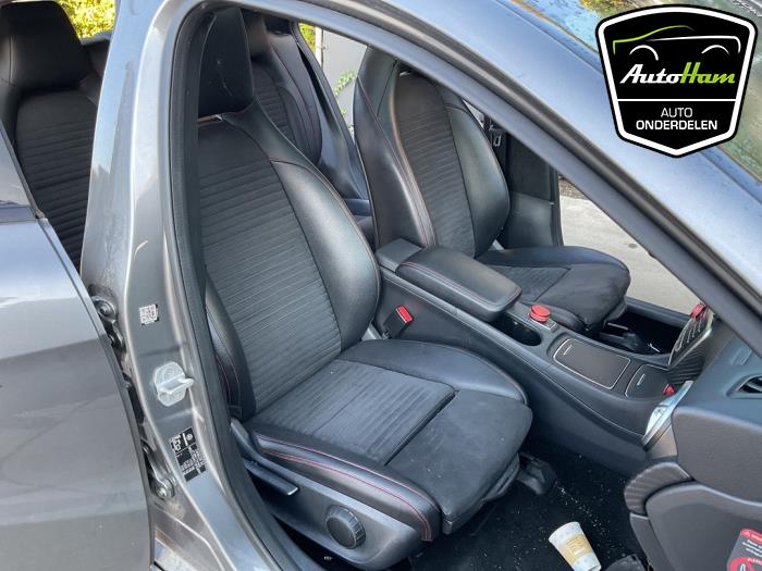 Mercedes A 1.6 A-180 16V Skrotfordon (2016, GRIJS)