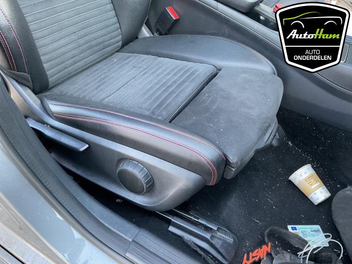 Mercedes A 1.6 A-180 16V Skrotfordon (2016, GRIJS)