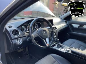 Mercedes C 1.8 C-180 CGI 16V Épave (2012, Noir)