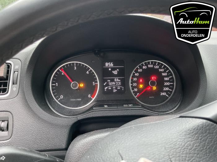Volkswagen Polo V 1.2 TDI 12V BlueMotion Épave (2012, Blanc)