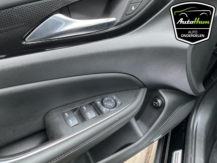 Opel Insignia Sports Tourer 2.0 CDTI 16V Épave (2019, Noir)
