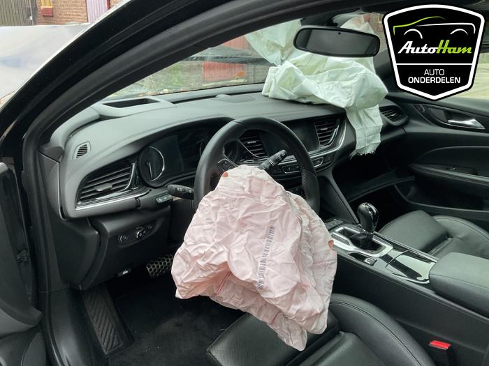 Opel Insignia Sports Tourer 2.0 CDTI 16V Épave (2019, Noir)