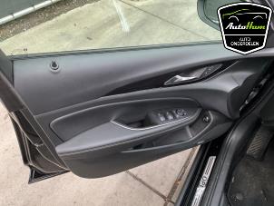 Opel Insignia Sports Tourer 2.0 CDTI 16V Épave (2019, Noir)