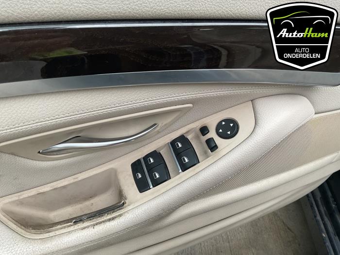 BMW 5 serie 530i 24V TwinPower Turbo Samochód złomowany (2013, Niebieski)