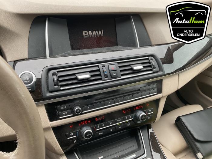 BMW 5 serie 530i 24V TwinPower Turbo Samochód złomowany (2013, Niebieski)