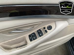 BMW 5 serie 530i 24V TwinPower Turbo Samochód złomowany (2013, Niebieski)