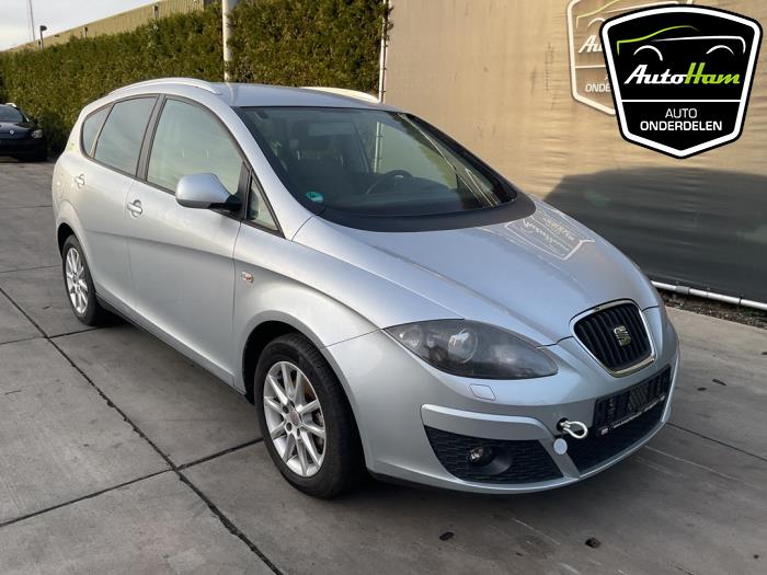Seat Altea XL 1.8 TFSI 16V Samochód złomowany (2011, Szary)