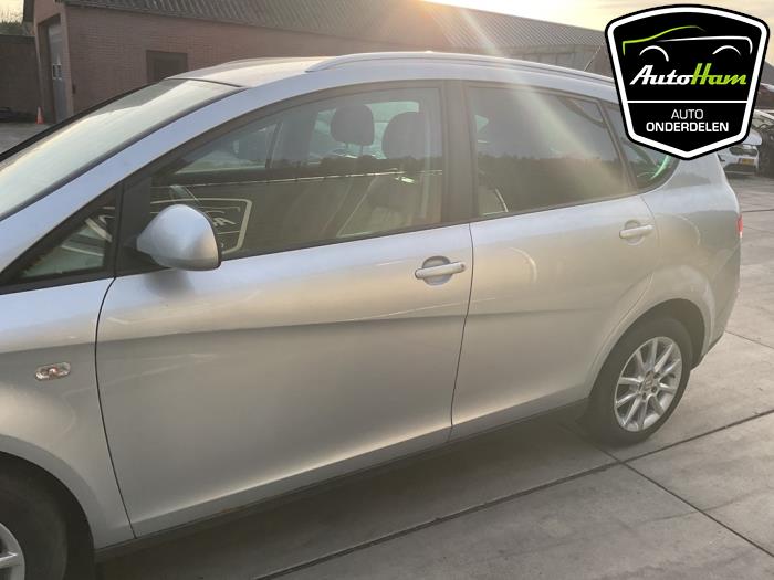 Seat Altea XL 1.8 TFSI 16V Samochód złomowany (2011, Szary)