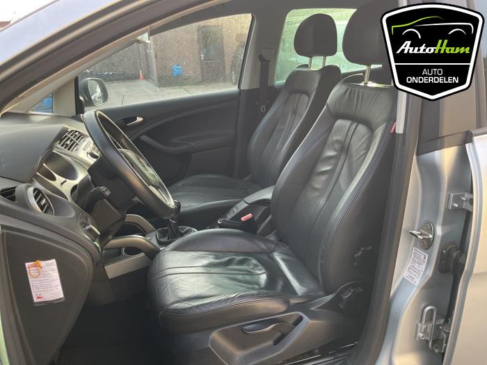 Seat Altea XL 1.8 TFSI 16V Samochód złomowany (2011, Szary)