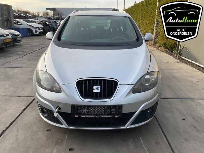 Seat Altea XL 1.8 TFSI 16V Samochód złomowany (2011, Szary)