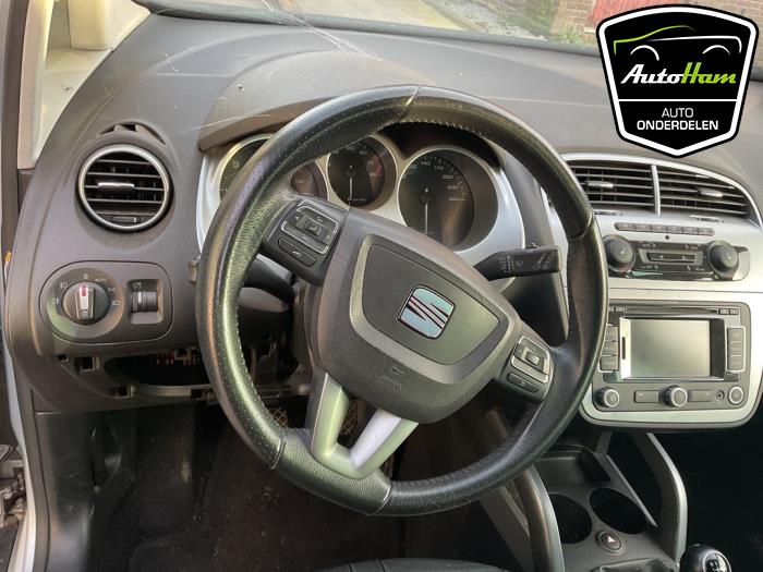 Seat Altea XL 1.8 TFSI 16V Samochód złomowany (2011, Szary)