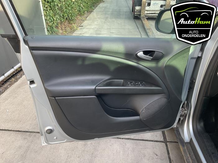 Seat Altea XL 1.8 TFSI 16V Samochód złomowany (2011, Szary)