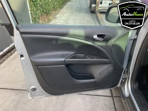 Seat Altea XL 1.8 TFSI 16V Samochód złomowany (2011, Szary)