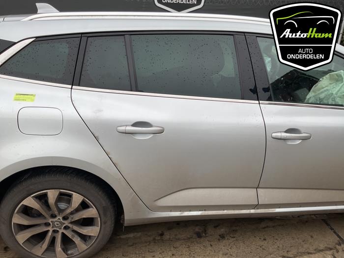 Renault Megane IV Estate 1.3 TCE 160 16V Épave (2022, Gris)