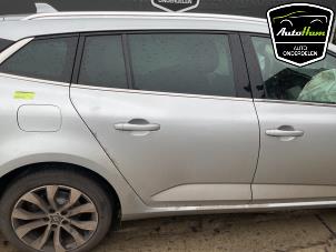 Renault Megane IV Estate 1.3 TCE 160 16V Épave (2022, Gris)