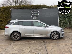 Renault Megane IV Estate 1.3 TCE 160 16V Épave (2022, Gris)