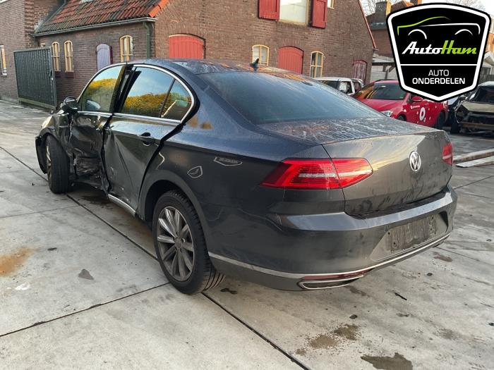 Volkswagen Passat 2.0 TDI BiTurbo 16V 4Motion Épave (2018, Gris)