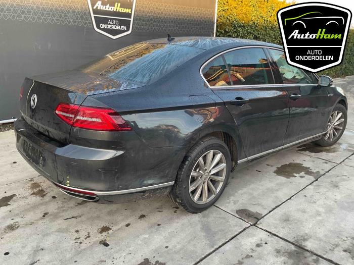 Volkswagen Passat 2.0 TDI BiTurbo 16V 4Motion Épave (2018, Gris)