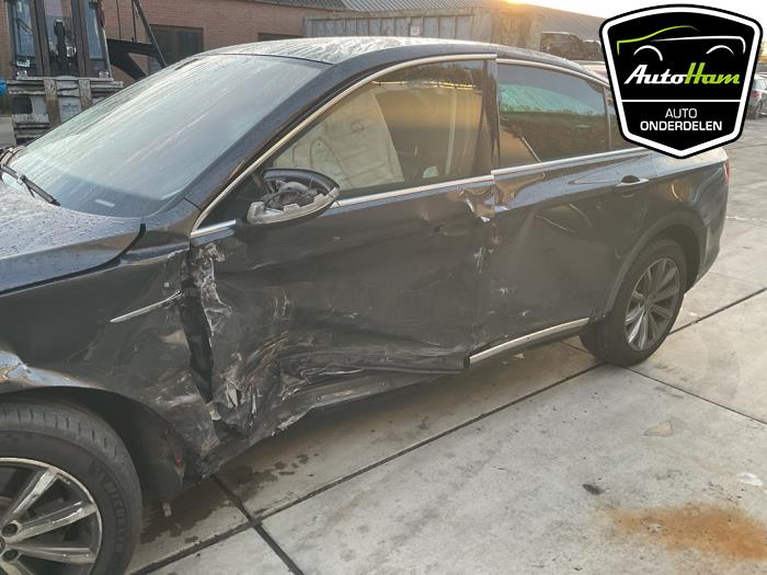 Volkswagen Passat 2.0 TDI BiTurbo 16V 4Motion Épave (2018, Gris)