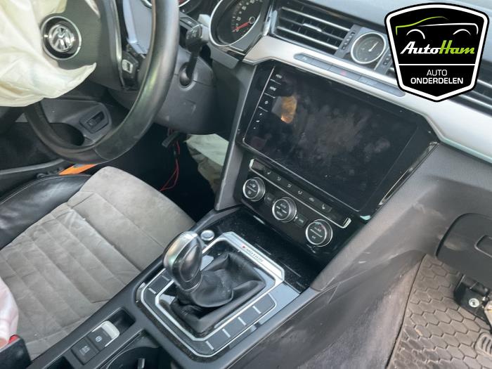 Volkswagen Passat 2.0 TDI BiTurbo 16V 4Motion Épave (2018, Gris)