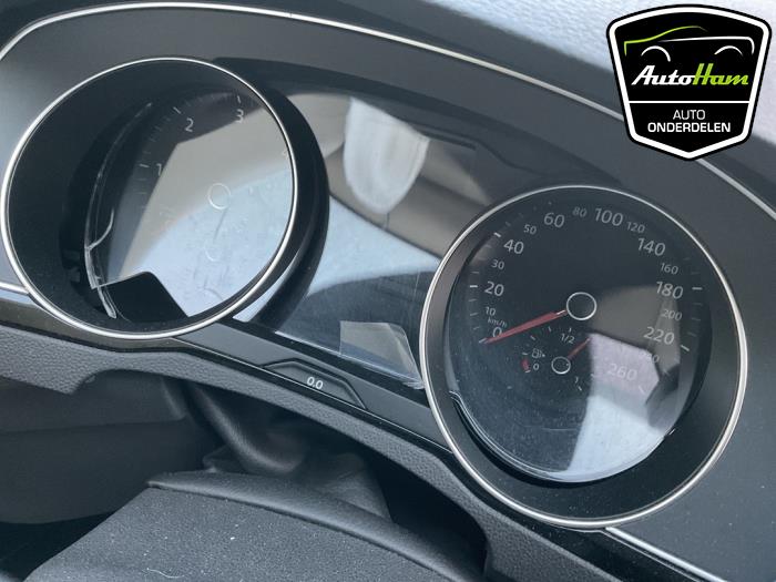 Volkswagen Passat 2.0 TDI BiTurbo 16V 4Motion Épave (2018, Gris)