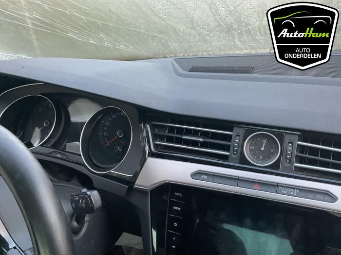 Volkswagen Passat 2.0 TDI BiTurbo 16V 4Motion Épave (2018, Gris)