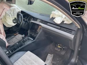 Volkswagen Passat 2.0 TDI BiTurbo 16V 4Motion Épave (2018, Gris)