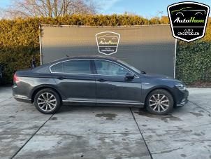 Volkswagen Passat 2.0 TDI BiTurbo 16V 4Motion Épave (2018, Gris)