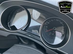 Volkswagen Passat 2.0 TDI BiTurbo 16V 4Motion Épave (2018, Gris)