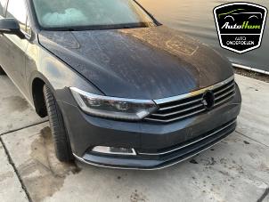 Volkswagen Passat 2.0 TDI BiTurbo 16V 4Motion Épave (2018, Gris)