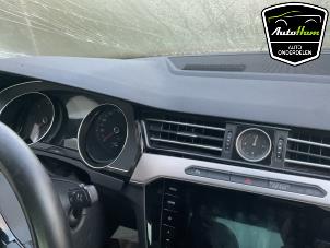 Volkswagen Passat 2.0 TDI BiTurbo 16V 4Motion Épave (2018, Gris)
