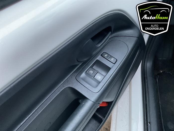 Volkswagen Up! 1.0 12V 60 Samochód złomowany (2020, Bialy)
