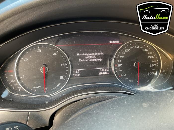 Audi A6 Avant 2.0 TDI 16V Samochód złomowany (2015, Czarny)
