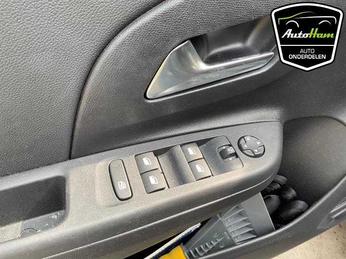 Opel Corsa F 1.2 Turbo 12V 100 Hybrid Épave (2024, Gris)