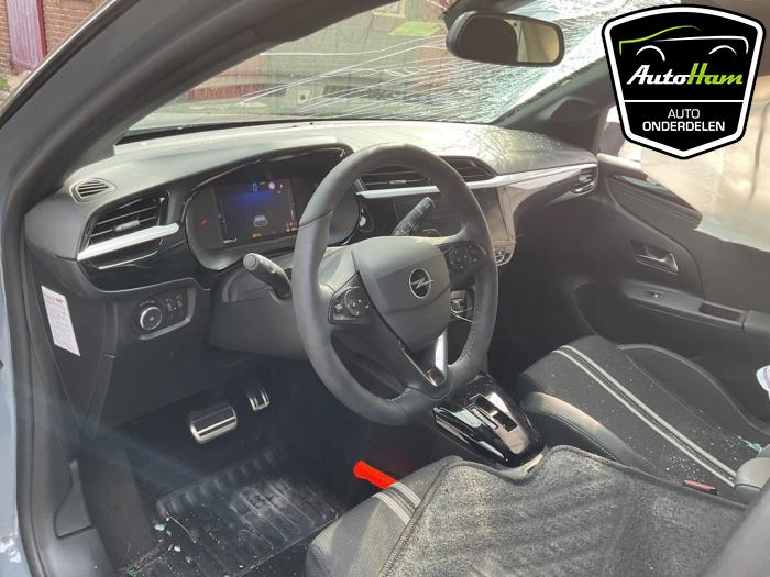 Opel Corsa F 1.2 Turbo 12V 100 Hybrid Épave (2024, Gris)