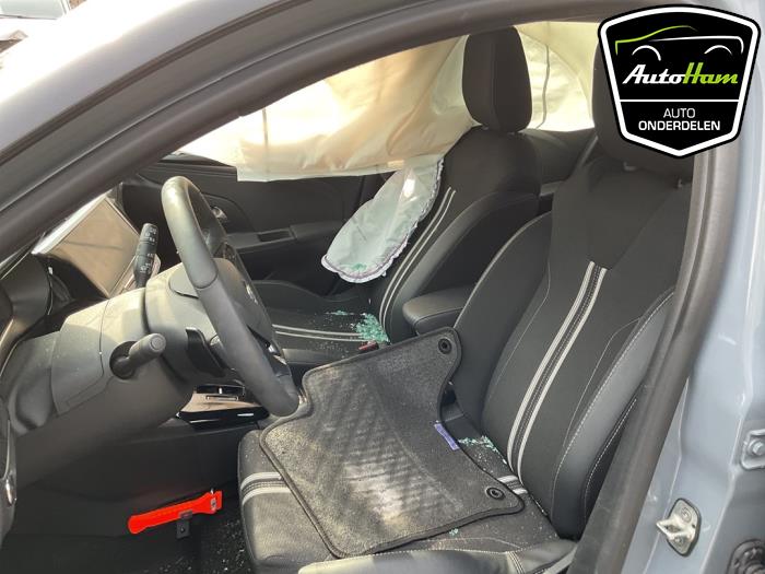 Opel Corsa F 1.2 Turbo 12V 100 Hybrid Épave (2024, Gris)