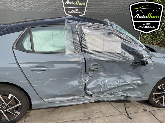 Opel Corsa F 1.2 Turbo 12V 100 Hybrid Épave (2024, Gris)