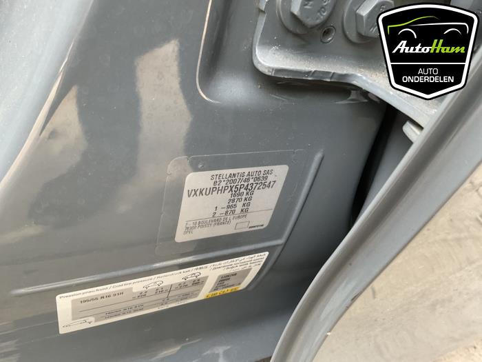 Opel Corsa F 1.2 Turbo 12V 100 Hybrid Épave (2024, Gris)