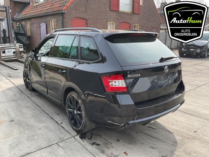 Skoda Fabia III Combi 1.0 TSI 12V Épave (2018, Noir)