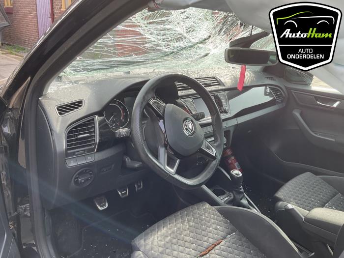 Skoda Fabia III Combi 1.0 TSI 12V Épave (2018, Noir)