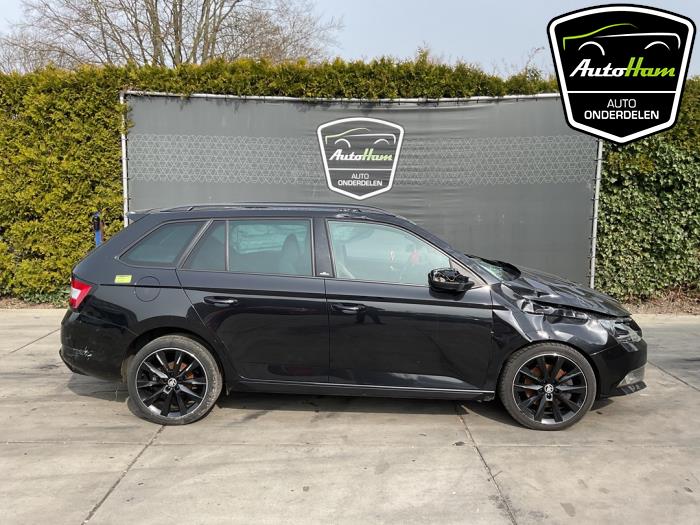 Skoda Fabia III Combi 1.0 TSI 12V Épave (2018, Noir)